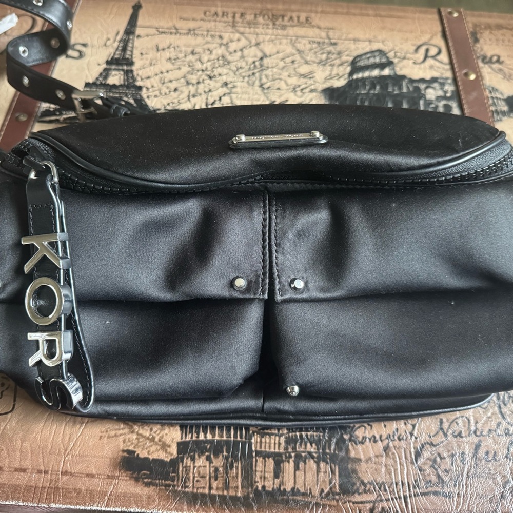 Michael Kors Black Belt Bag Sleek Design
